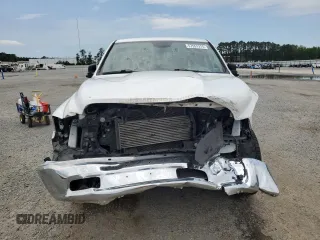 2019 Ram 1500 Tradesman z VIN 1C6RR7KM6KS725316, wystawiony jako Copart lot #57551315 z przebiegiem 62 732 mil mil oraz Szkoda całkowita • Salvage title. Historia ofert i sprzedaży dostępna na DreamBid. Obrazek 5.