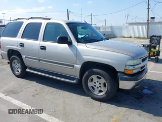 2004 Chevrolet Tahoe LS z VIN 1GNEC13T44R208111, wystawiony jako IAAI lot #42189452 z przebiegiem 207 736 mil mil oraz . Historia ofert i sprzedaży dostępna na DreamBid. Obrazek 1.