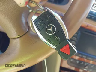 2008 Mercedes-Benz E 350 Luxury z VIN WDBUF87X38B360069, wystawiony jako IAAI lot #42327184 z przebiegiem 169 583 mil mil oraz . Historia ofert i sprzedaży dostępna na DreamBid. Obrazek 11.