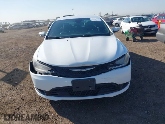 2015 Chrysler 200 S with VIN 1C3CCCBB2FN665650, listed as a IAAI auction lot 41616172 with 140,747 mi miles. Bid and sale history available at carsss.com. Image 12.