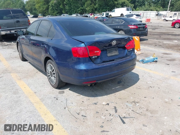 2012 Volkswagen Jetta SE with VIN 3VWDX7AJ9CM353302, listed as a IAAI auction lot 42617772 with 226,547 mi miles and . Bid and sale history available at DreamBid. Image 3.
