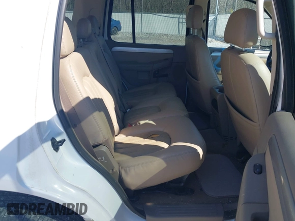 2004 Mercury Mountaineer Convenience z VIN 4M2ZU86E04UJ22833, wystawiony jako IAAI lot #41867579 z przebiegiem 96 953 mil mil oraz . Historia ofert i sprzedaży dostępna na DreamBid. Obrazek 8.