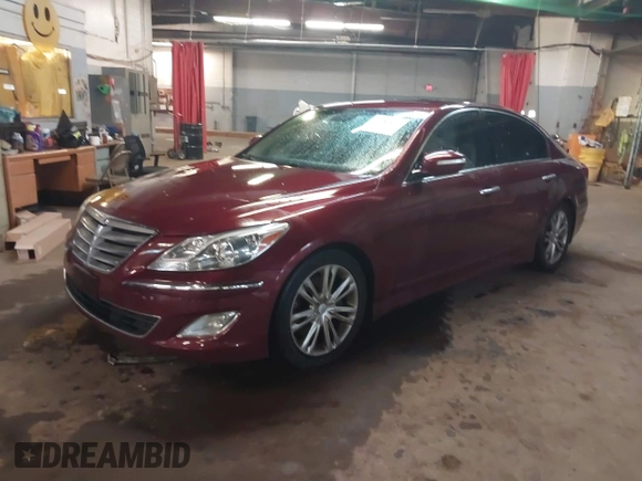 2012 Hyundai Genesis 3.8L z VIN KMHGC4DD2CU177779, wystawiony jako IAAI lot #41982471 z przebiegiem 154 141 mil mil oraz . Historia ofert i sprzedaży dostępna na DreamBid. Obrazek 2.