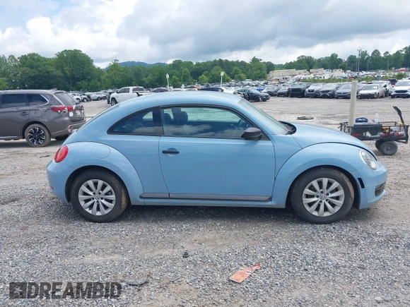 2015 Volkswagen Beetle Fleet Edition z VIN 3VWF17AT5FM611508, wystawiony jako IAAI lot #42441498 z przebiegiem 98 536 mil mil oraz . Historia ofert i sprzedaży dostępna na DreamBid. Obrazek 13.