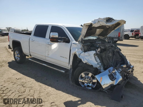 2017 GMC Sierra 2500HD SLT with VIN 1GT12TEY5HF218281, listed as a Copart auction lot 72956534 with 111,882 mi miles and Salvage Title. Bid and sale history available at carsss.com. Image 4.