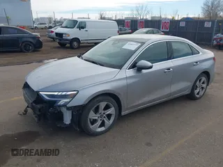 2024 Audi A3 Premium z VIN WAUAUDGY4RA082038, wystawiony jako IAAI lot #41487777 z przebiegiem 24 797 mil mil oraz . Historia ofert i sprzedaży dostępna na DreamBid. Obrazek 2.
