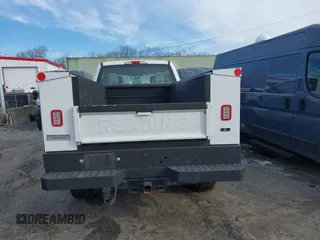 2019 Ford F-350 with VIN 1FD7W3B65KED43890, listed as a IAAI auction lot 41379733 with 130,113 mi miles and . Bid and sale history available at DreamBid. Image 16.