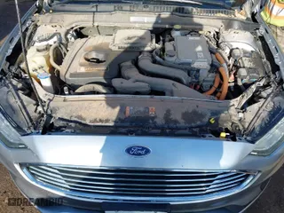 2020 Ford Fusion Hybrid SE with VIN 3FA6P0LU3LR176846, listed as a IAAI auction lot 41760467 with 154,422 mi miles. Bid and sale history available at carsss.com. Image 10.