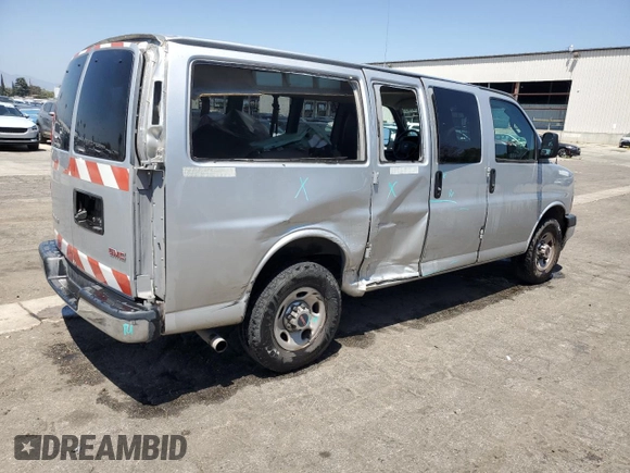 2022 GMC Savana LT z VIN 1GJW7FFP1N1154496, wystawiony jako Copart lot #57423255 z przebiegiem 191 693 mil mil oraz Czysty tytuł • Clean title. Historia ofert i sprzedaży dostępna na DreamBid. Obrazek 3.