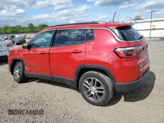 2020 Jeep Compass Latitude z VIN 3C4NJDBB1LT129848, wystawiony jako Copart lot #56048045 z przebiegiem 42 449 mil mil oraz Szkoda całkowita • Salvage title. Historia ofert i sprzedaży dostępna na DreamBid. Obrazek 2.