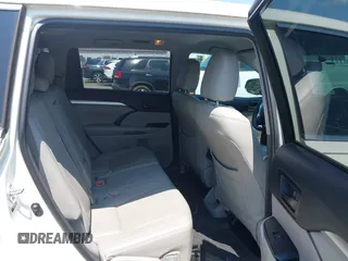 2014 Toyota Highlander LE z VIN 5TDZARFH8ES006333, wystawiony jako IAAI lot #42457836 z przebiegiem 177 747 mil mil oraz . Historia ofert i sprzedaży dostępna na DreamBid. Obrazek 8.