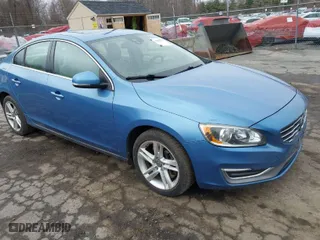2014 Volvo S60 T5 with VIN YV1612FS1E2277466, listed as a IAAI auction lot 41844271 with 139,015 mi miles. Bid and sale history available at carsss.com. Image 1.