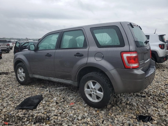 2009 Ford Escape XLS z VIN 1FMCU02799KC31553, wystawiony jako Copart lot #55219775 z przebiegiem 109 154 mil mil oraz Szkoda całkowita • Salvage title. Historia ofert i sprzedaży dostępna na DreamBid. Obrazek 2.