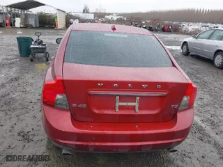 2011 Volvo S40 with VIN YV1672MS8B2549668, listed as a IAAI auction lot 41598609 with 71,445 mi miles. Bid and sale history available at carsss.com. Image 17.