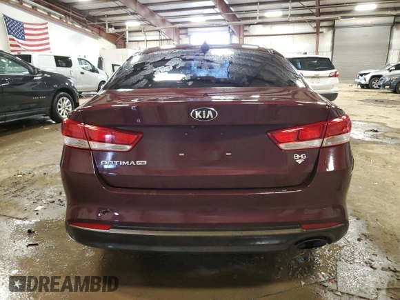 2017 Kia Optima LX z VIN 5XXGT4L3XHG142837, wystawiony jako Copart lot #55059965 z przebiegiem 135 651 mil mil oraz Szkoda całkowita • Salvage title. Historia ofert i sprzedaży dostępna na DreamBid. Obrazek 6.