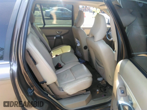2014 Volvo XC90 with VIN YV4952CYXE1685158, listed as a IAAI auction lot 36913252 with 76,316 mi miles. Bid and sale history available at carsss.com. Image 8.