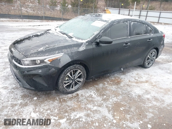 2023 Kia Forte LXS z VIN 3KPF24AD9PE511818, wystawiony jako IAAI lot #41554269 z przebiegiem 16 465 mil mil oraz . Historia ofert i sprzedaży dostępna na DreamBid. Obrazek 2.