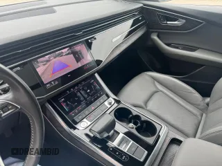 2019 Audi Q8 Premium Plus z VIN WA1BVAF19KD030815, wystawiony jako Copart lot #60911975 z przebiegiem 121 239 mil mil oraz Czysty tytuł • Clean title. Historia ofert i sprzedaży dostępna na DreamBid. Obrazek 10.