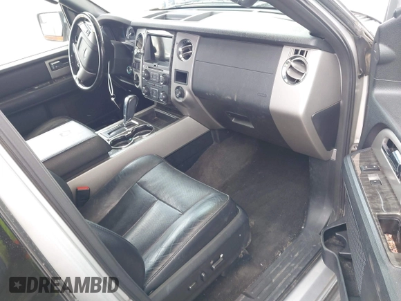 2017 Ford Expedition Max Limited z VIN 1FMJK1KT7HEA19683, wystawiony jako IAAI lot #42417196 z przebiegiem 132 525 mil mil oraz . Historia ofert i sprzedaży dostępna na DreamBid. Obrazek 5.