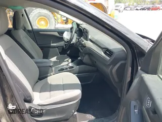 2022 Ford Escape SE with VIN 1FMCU0G69NUB35565, listed as a IAAI auction lot 42265525 with 27,711 mi miles and . Bid and sale history available at DreamBid. Image 5.