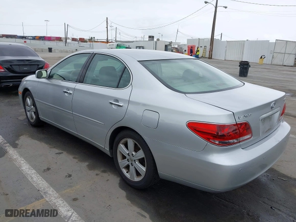 2006 Lexus ES 330 with VIN JTHBA30G165163156, listed as a IAAI auction lot 42104066 with 205,480 mi miles. Bid and sale history available at carsss.com. Image 3.