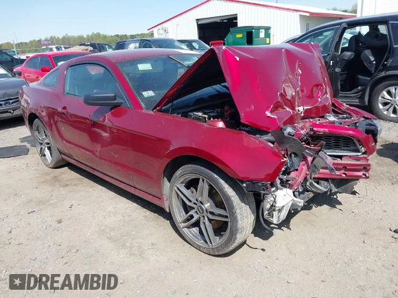 2014 Ford Mustang V6 с VIN 1ZVBP8AM8E5305838, выставлен на аукционе IAAI как лот 41923695 с пробегом 119 831 миль миль и . История ставок и продаж доступна на DreamBid. Изображение 1.