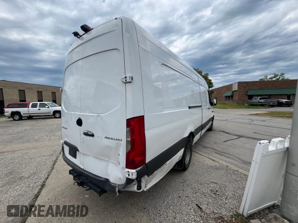 2020 Mercedes-Benz Sprinter with VIN W1Y8ED3Y5LP210730, listed as a Copart auction lot 61175204 with 201,663 mi miles and . Bid and sale history available at DreamBid. Image 4.
