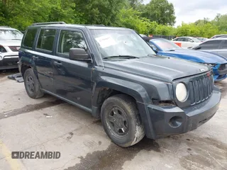 2008 Jeep Patriot Sport with VIN 1J8FT28048D530566, listed as a IAAI auction lot 42366697 with 175,888 mi miles and . Bid and sale history available at DreamBid. Image 1.