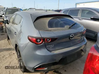 2022 Mazda Mazda3 Hatchback Premium with VIN JM1BPBML0N1511116, listed as a Copart auction lot 43811523 with 16,916 mi miles. Bid and sale history available at carsss.com. Image 6.