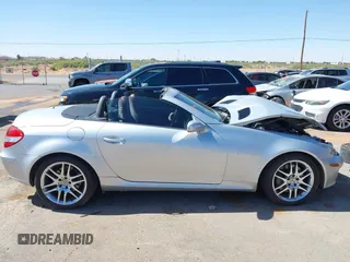 2008 Mercedes-Benz SLK 350 z VIN WDBWK56F08F181783, wystawiony jako IAAI lot #42153077 z przebiegiem 131 428 mil mil oraz . Historia ofert i sprzedaży dostępna na DreamBid. Obrazek 13.