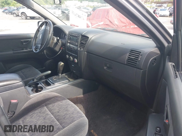 2008 Kia Sorento LX z VIN KNDJC735385819725, wystawiony jako IAAI lot #42487480 z przebiegiem 107 284 mil mil oraz . Historia ofert i sprzedaży dostępna na DreamBid. Obrazek 5.