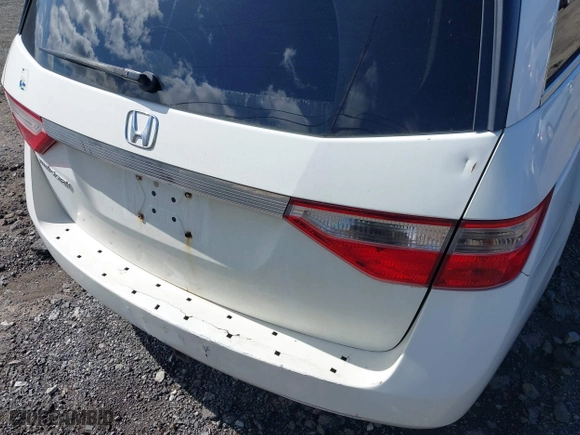 2011 Honda Odyssey EX-L with VIN 5FNRL5H69BB084277, listed as a IAAI auction lot 41986692 with 273,272 mi miles. Bid and sale history available at carsss.com. Image 6.