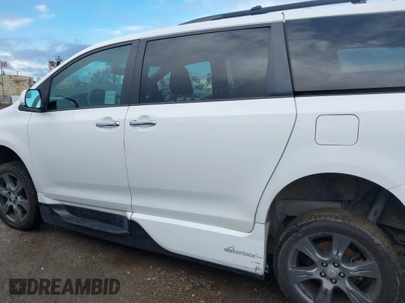 2017 Toyota Sienna SE with VIN 5TDXZ3DCXHS770659, listed as a IAAI auction lot 41785225 with 90,908 mi miles and . Bid and sale history available at DreamBid. Image 15.