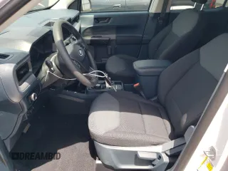 2023 Ford Maverick XL с VIN 3FTTW8F9XPRA93037, выставлен на аукционе Copart как лот 56927164 с пробегом 1 635 миль миль и Списание • Salvage title. История ставок и продаж доступна на DreamBid. Изображение 7.