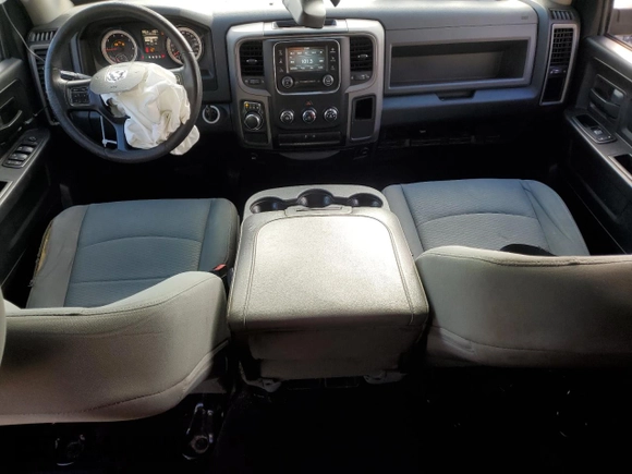 2016 Ram 1500 Tradesman z VIN 1C6RR6KG9GS243239, wystawiony jako Copart lot #84681524 z przebiegiem 150 838 mil mil oraz Szkoda całkowita • Salvage title. Historia ofert i sprzedaży dostępna na DreamBid. Obrazek 8.