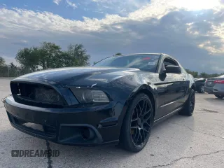 2013 Ford Mustang V6 with VIN 1ZVBP8AMXD5275997, listed as a Copart auction lot 80135514 with 184,765 mi miles and Clean Title. Bid and sale history available at carsss.com. Image 2.