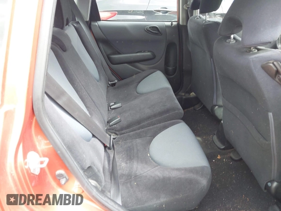 2007 Honda Fit Sport z VIN JHMGD38697S008821, wystawiony jako IAAI lot #42344743 z przebiegiem 136 805 mil mil oraz . Historia ofert i sprzedaży dostępna na DreamBid. Obrazek 8.