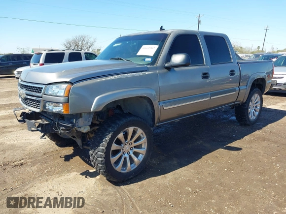 2006 Chevrolet Silverado 1500 LT1 with VIN 2GCEK13TX61184260, listed as a IAAI auction lot 41651907 with 192,143 mi miles. Bid and sale history available at carsss.com. Image 17.