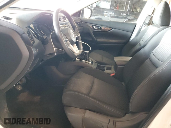 2017 Nissan Rogue S z VIN KNMAT2MT5HP577279, wystawiony jako Copart lot #59328345 z przebiegiem 168 005 mil mil oraz Czysty tytuł • Clean title. Historia ofert i sprzedaży dostępna na DreamBid. Obrazek 7.