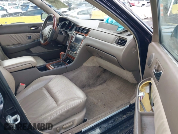 2004 Acura RL w/Navigation System with VIN JH4KA96624C003779, listed as a IAAI auction lot 39542033 with 80,018 mi miles. Bid and sale history available at carsss.com. Image 5.