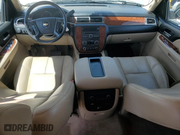 2007 Chevrolet Avalanche LTZ z VIN 3GNEC12037G218415, wystawiony jako Copart lot #61975825 z przebiegiem 86 519 mil mil oraz Szkoda całkowita • Salvage title. Historia ofert i sprzedaży dostępna na DreamBid. Obrazek 8.