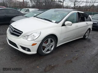2010 Mercedes-Benz R-Class R 350 with VIN 4JGCB6FE7AA110435, listed as a IAAI auction lot 41979585 with 999,999 mi miles. Bid and sale history available at carsss.com. Image 2.
