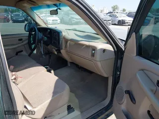 2002 Chevrolet Silverado 1500 with VIN 1GCEC14W12Z159349, listed as a IAAI auction lot 41765256 with 132,934 mi miles. Bid and sale history available at carsss.com. Image 5.