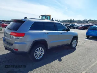 2016 Jeep Grand Cherokee Laredo z VIN 1C4RJFAG7GC392261, wystawiony jako IAAI lot #41890922 z przebiegiem 107 546 mil mil oraz . Historia ofert i sprzedaży dostępna na DreamBid. Obrazek 4.