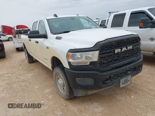 2022 Ram 2500 Tradesman z VIN 3C6UR5HJ7NG357784, wystawiony jako IAAI lot #42461659 z przebiegiem 51 897 mil mil oraz . Historia ofert i sprzedaży dostępna na DreamBid. Obrazek 1.