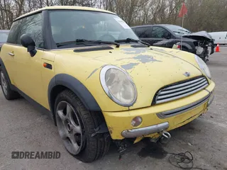 2002 MINI Hardtop with VIN WMWRC33452TC34781, listed as a IAAI auction lot 42100266 with 186,263 mi miles and . Bid and sale history available at DreamBid. Image 12.