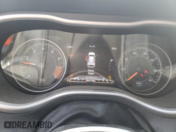 2015 Jeep Cherokee Trailhawk с VIN 1C4PJMBSXFW555223, выставлен на аукционе Copart как лот 62072235 с пробегом 207 240 миль миль и На запчасти • Non repairable. История ставок и продаж доступна на DreamBid. Изображение 9.