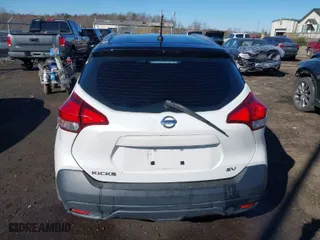 2018 Nissan Kicks S with VIN 3N1CP5CUXJL522288, listed as a IAAI auction lot 41429312 with 67,670 mi miles. Bid and sale history available at carsss.com. Image 17.