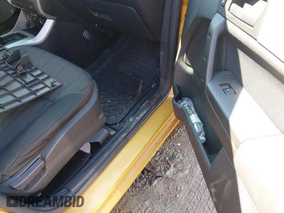 2009 Ford Focus SE z VIN 1FAHP35N29W197600, wystawiony jako IAAI lot #41821808 z przebiegiem 180 568 mil mil oraz . Historia ofert i sprzedaży dostępna na DreamBid. Obrazek 5.