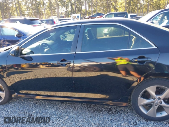 2014 Toyota Camry L with VIN 4T1BF1FK0EU732209, listed as a IAAI auction lot 40424721 with 200,271 mi miles. Bid and sale history available at carsss.com. Image 15.